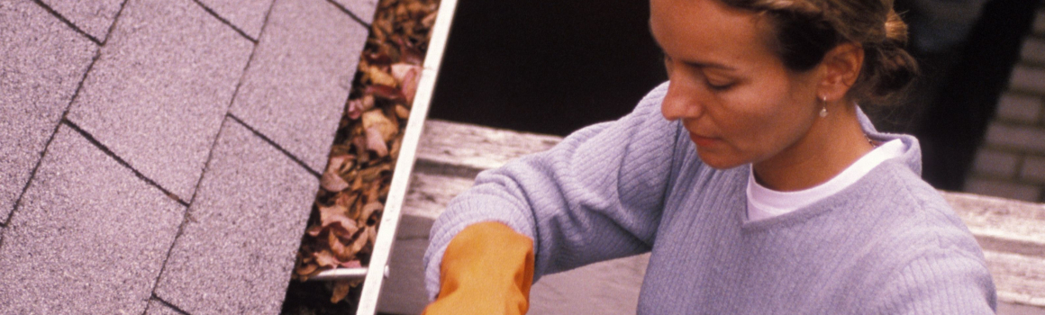 Gutter Cleaning Safety Tips You Wish Your Dad Taught You!