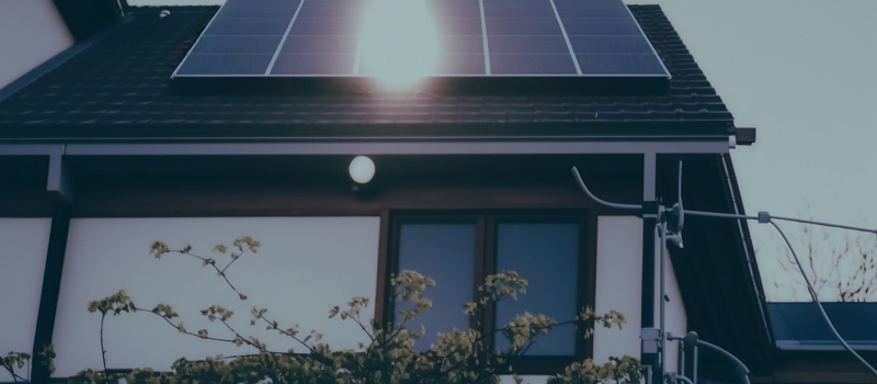 5 Things To Know About Re-Roofing A House With Solar Panels