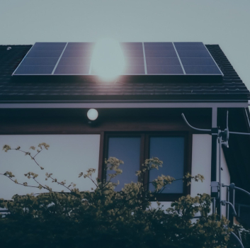 5 Things To Know About Re-Roofing A House With Solar Panels