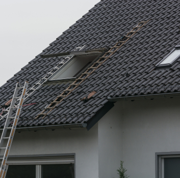 What Regulates the Price of a Roof?